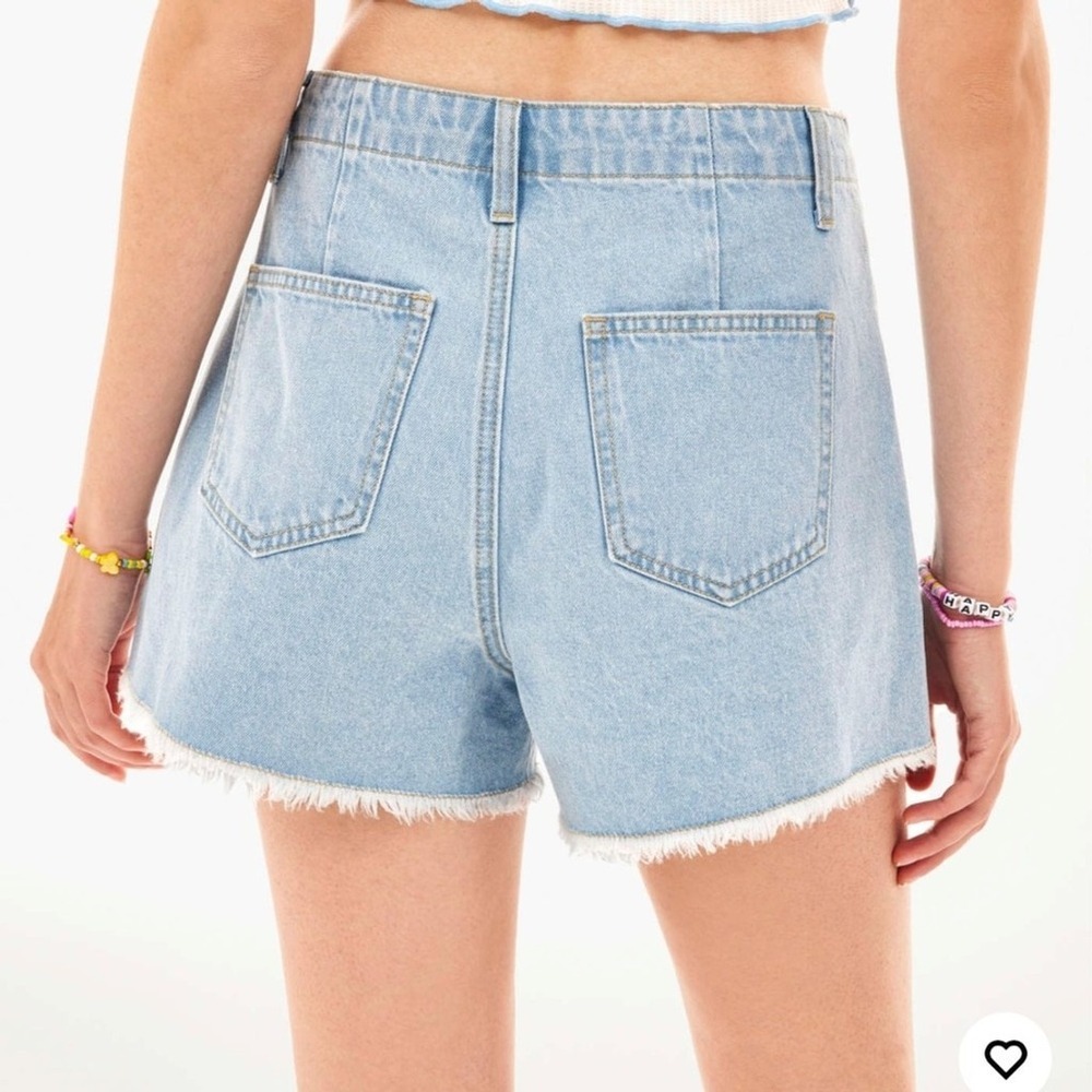 Cider Light Blue Floral Embroidered Jean Shorts size small - Picture 2 of 9